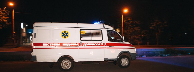 В Днепре на проспекте Богдана Хмельницкого мужчину ранили ножом