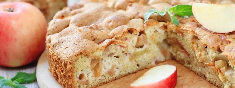 Полезные и вкусные рецепты: как приготовить шарлотку с яблоками