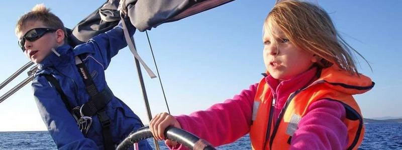 Курс молодого яхтсмена в Днепре: детей и родителей приглашают на парусные гонки