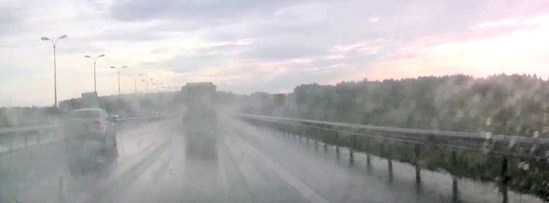Трассу Борисполь - Днепр - Запорожье затопили дожди: движение автотранспорта парализовано