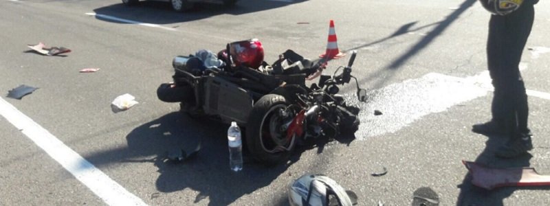 На Запорожском шоссе в аварию попал мотоциклист (ФОТО)