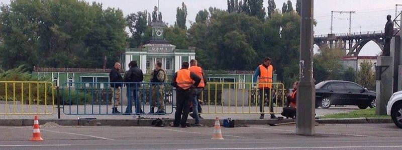 В Днепре закрыли проезд на часть набережной (ФОТО)