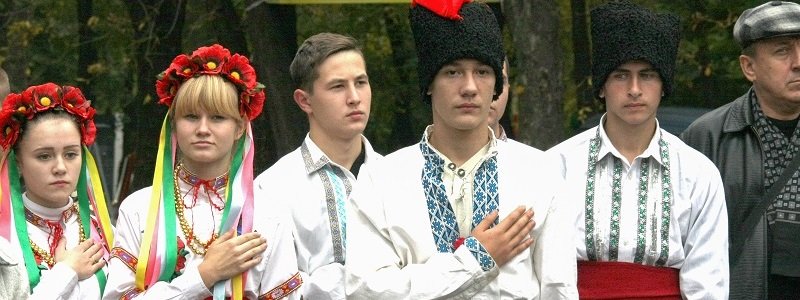 В Днепре прошел фестиваль ко Дню защитника Украины и Дня казачества (ФОТО)