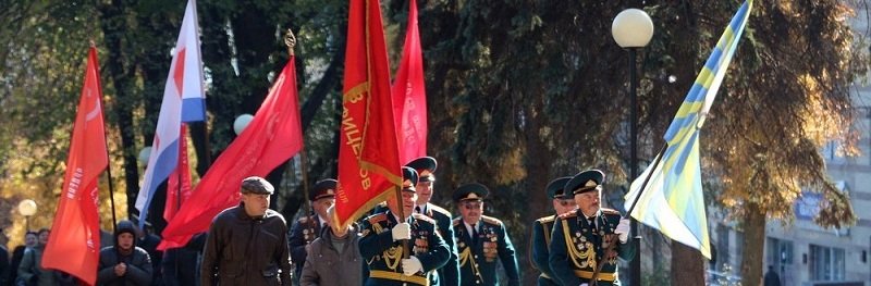 В Днепре прошел митинг под флагами СССР (ФОТО, ВИДЕО)