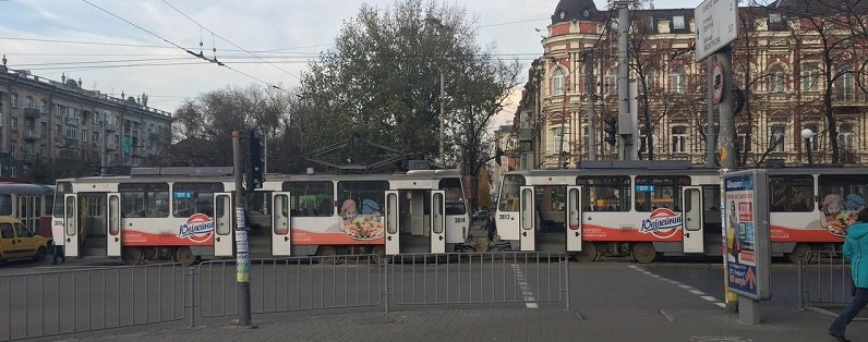 На Шмидта остановились трамваи: причины (ФОТО)