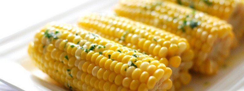 Простые и вкусные рецепты: как приготовить кукурузу в духовке