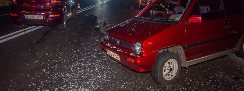 В Днепре на Макарова столкнулись Honda и ЗАЗ: пострадала женщина