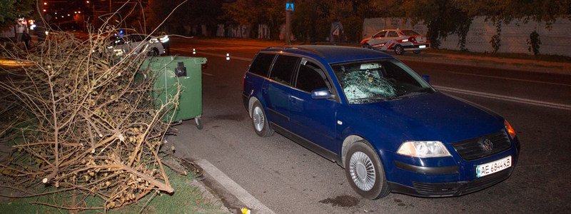 В Днепре на проезде Гальченко Volkswagen сбил девушку: полиция ищет свидетелей