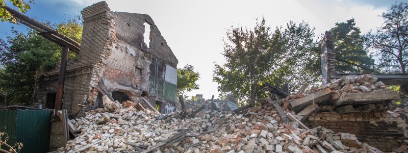В Днепре разрушилось здание, в котором при пожаре пострадали трое спасателей