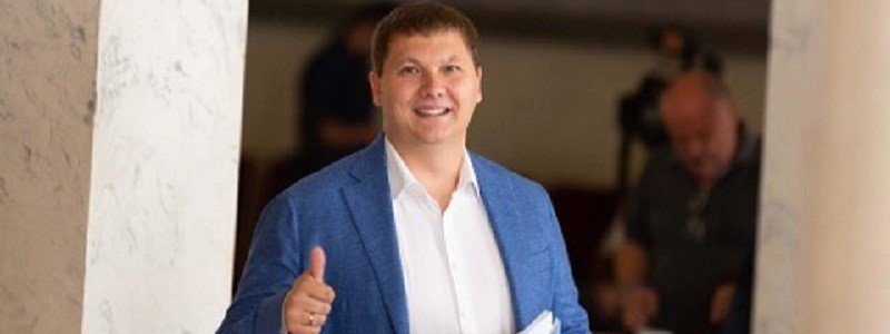 Народный депутат обещает поговорить с премьером Гончаруком об аэропорте Днепра