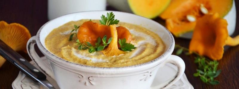 Простые и вкусные рецепты: как приготовить сырный суп с лисичками