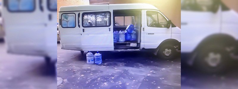Имидж - ничто, жажда - все: в Днепре мужчины пытались ограбить доставщика воды