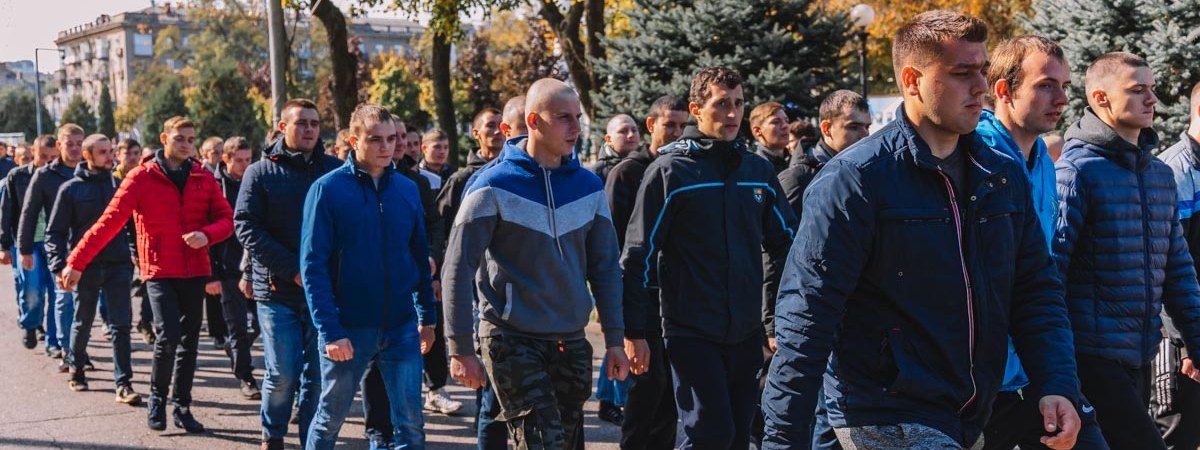 В Днепре 100 призывников приняли присягу на верность украинскому народу