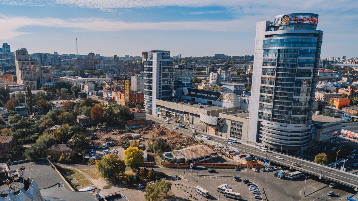 В Днепре возле Мост-Сити построят новый торговый комплекс: уже разрушили жилой квартал