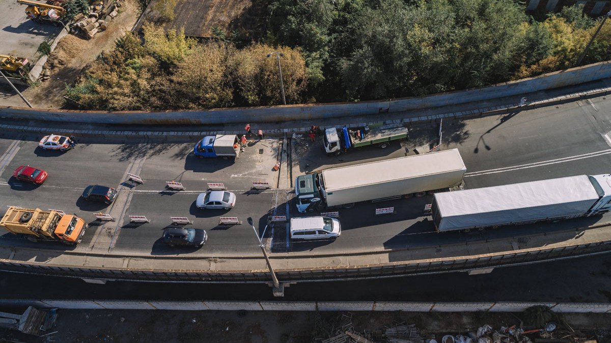 В Днепре ремонтируют 6 дорог: где могут быть пробки и перекрытия