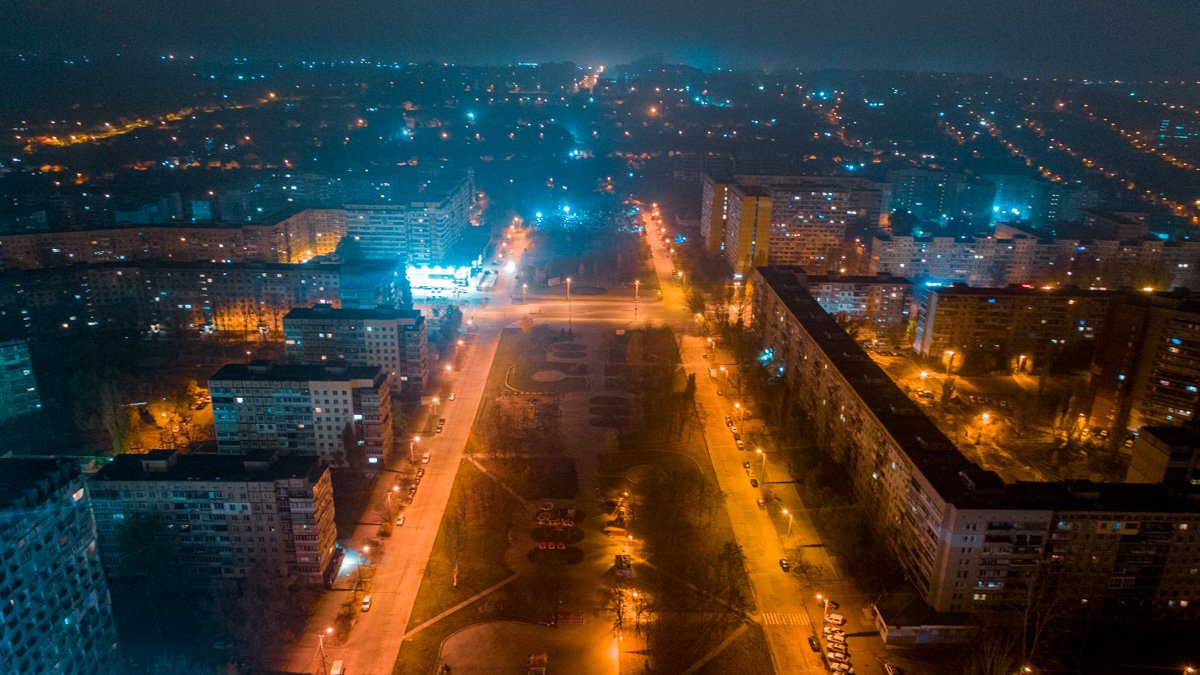Как выглядит бульвар Славы в Днепре под покрывалом ночи