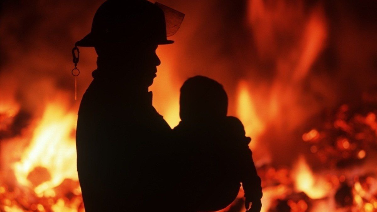 В Днепре собирают помощь для семьи, чей 2-летний ребенок пострадал в пожаре