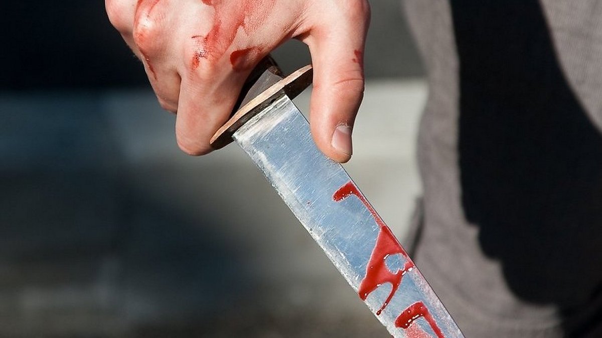 Под Днепром мужчина 128 раз ударил жену ножом и взорвал дом: его приговорили к пожизненному