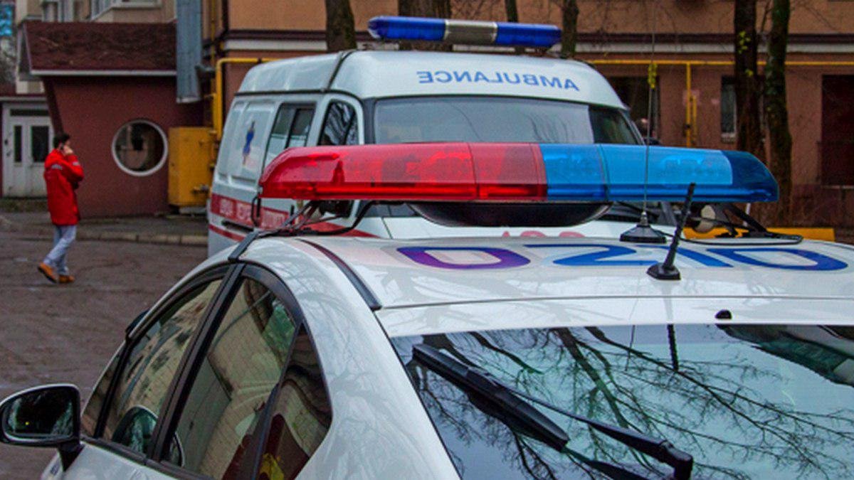 В Днепре на Запорожском шоссе автомобиль сбил учительницу: женщина в реанимации, родные ищут свидетелей