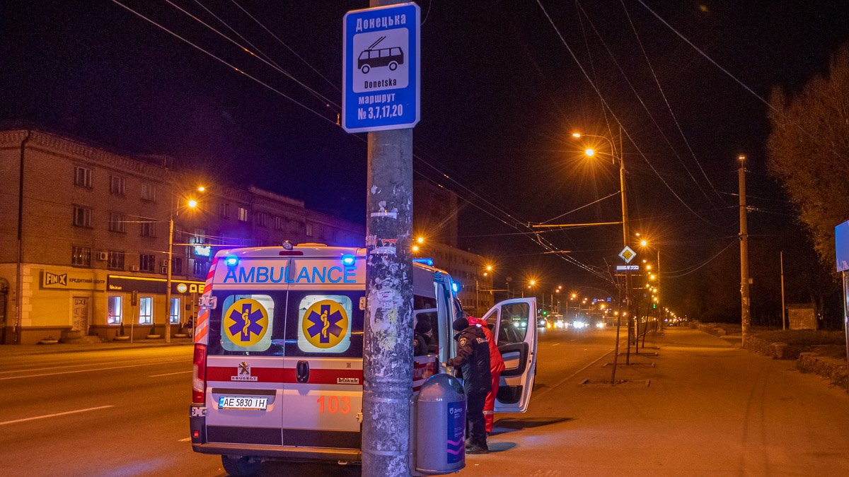 На Калиновой в 20-м троллейбусе умер мужчина