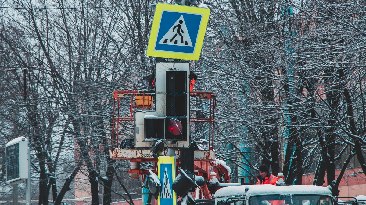 В Днепре на Титова "устал" светофор
