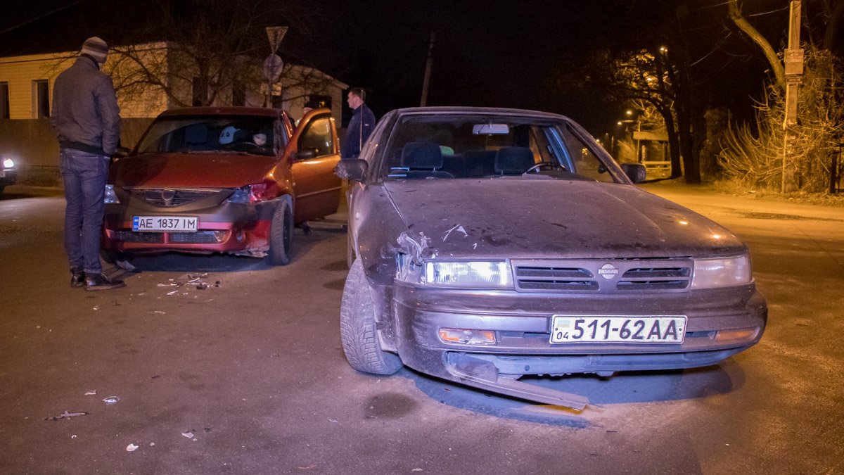 В Днепре на Березановке столкнулись Dacia и Nissan