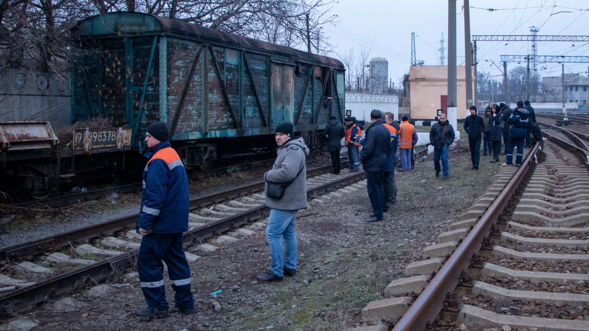 В Днепре на железной дороге горел вагон: погибла женщина