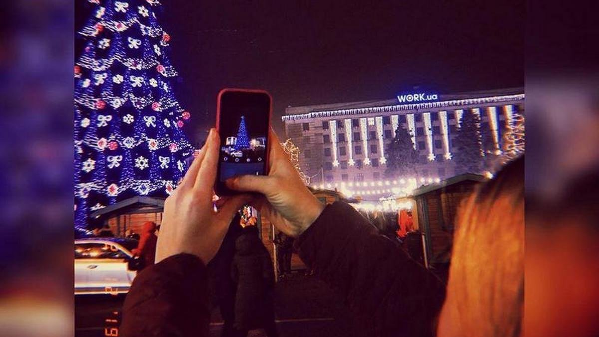 В Днепре открыли центральную елку: ТОП фото жителей Днепра в Instagram