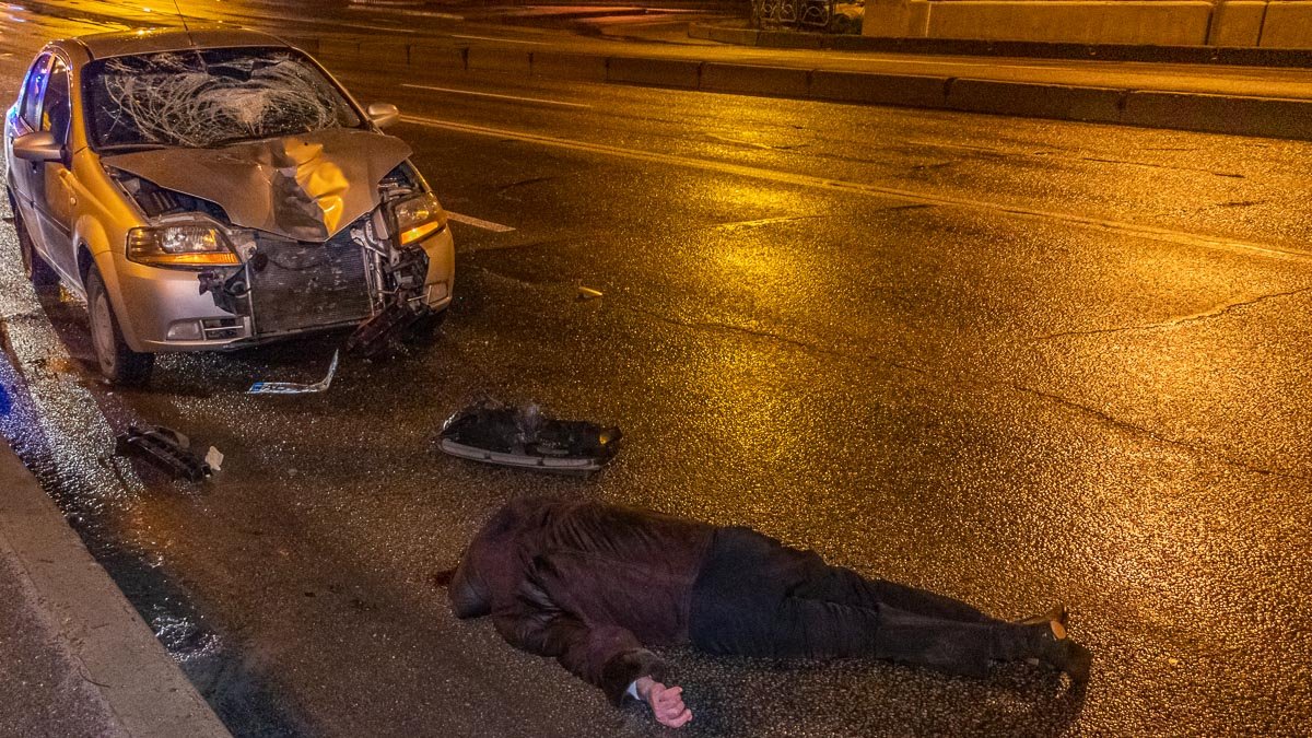 В Днепре на Слобожанском проспекте Chevrolet сбил пешехода: мужчина находится в тяжелом состоянии