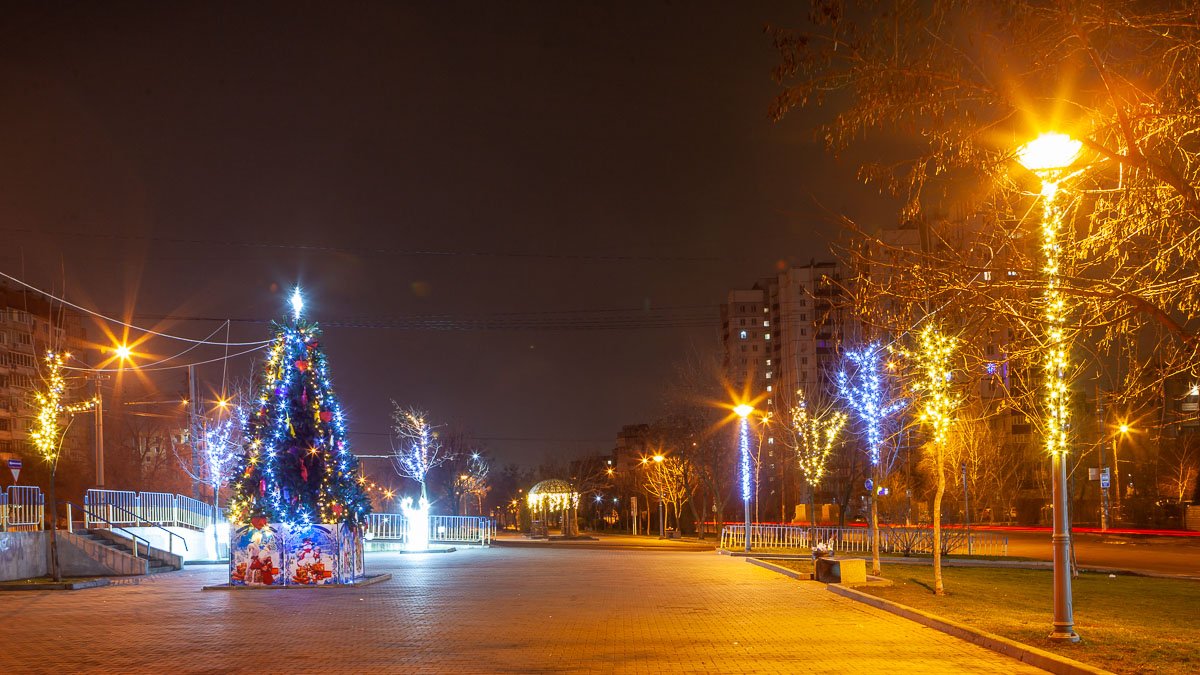 Как в Днепре выглядит проспект Мира за ночь до Рождества