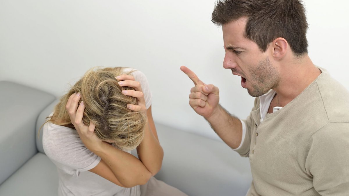 Эмоциональное насилие в семье: как распознать и как противостоять