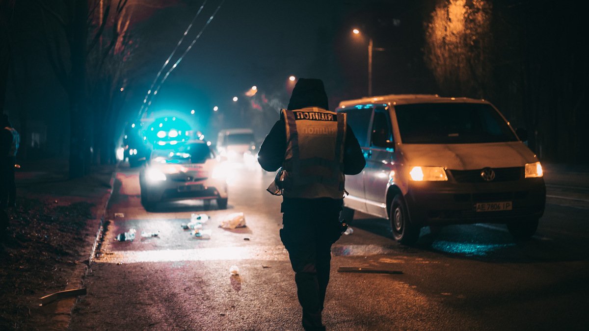 В Днепре на проспекте Свободы Mercedes сбил мужчину: полиция ищет свидетелей