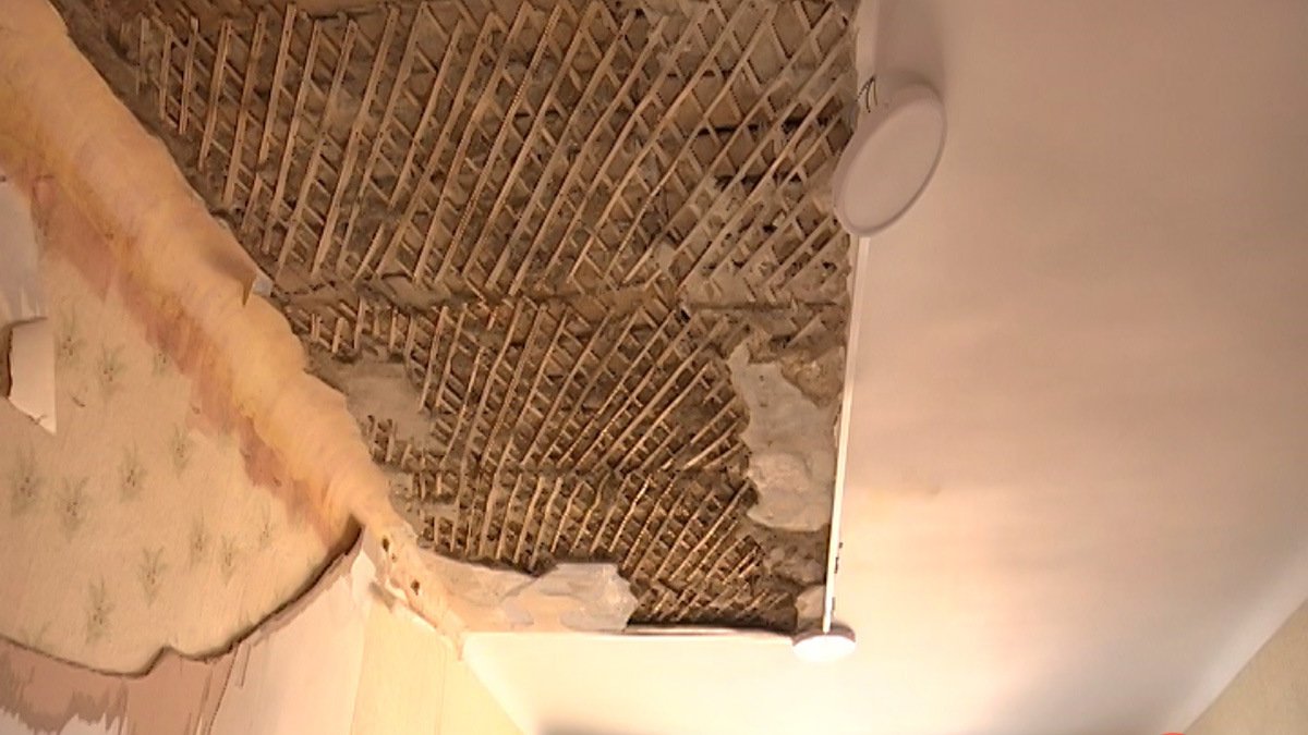 В Днепре в общежитии НТУ рухнул потолок: подробности и причины