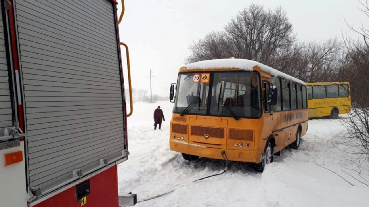 В Днепре из-за снегопада будут медленнее ездить автобусы