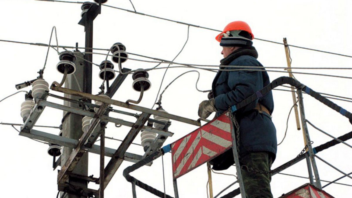 Энергетики ДТЭК восстановили электроснабжение в обесточенных непогодой населенных пунктах