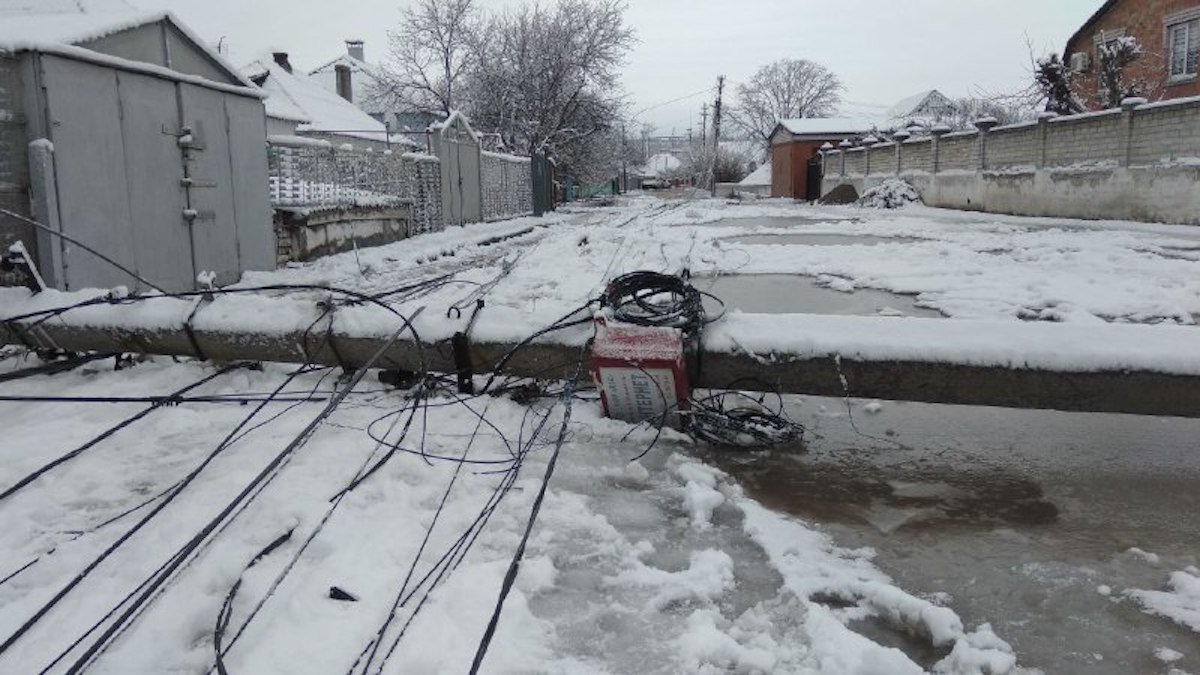 Какой урон электросетям Днепра и области нанесла непогода и куда обращаться, если нет электричества