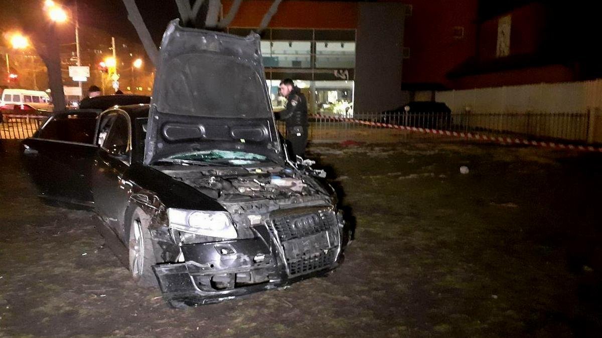 В Днепре водитель Audi убегал от полиции и снес трех пешеходов: один человек погиб