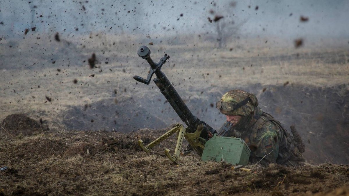 Российские оккупанты атаковали позиции ВСУ возле Золотого в районе  линии разведения: что это значит для Зеленского и властей Украины