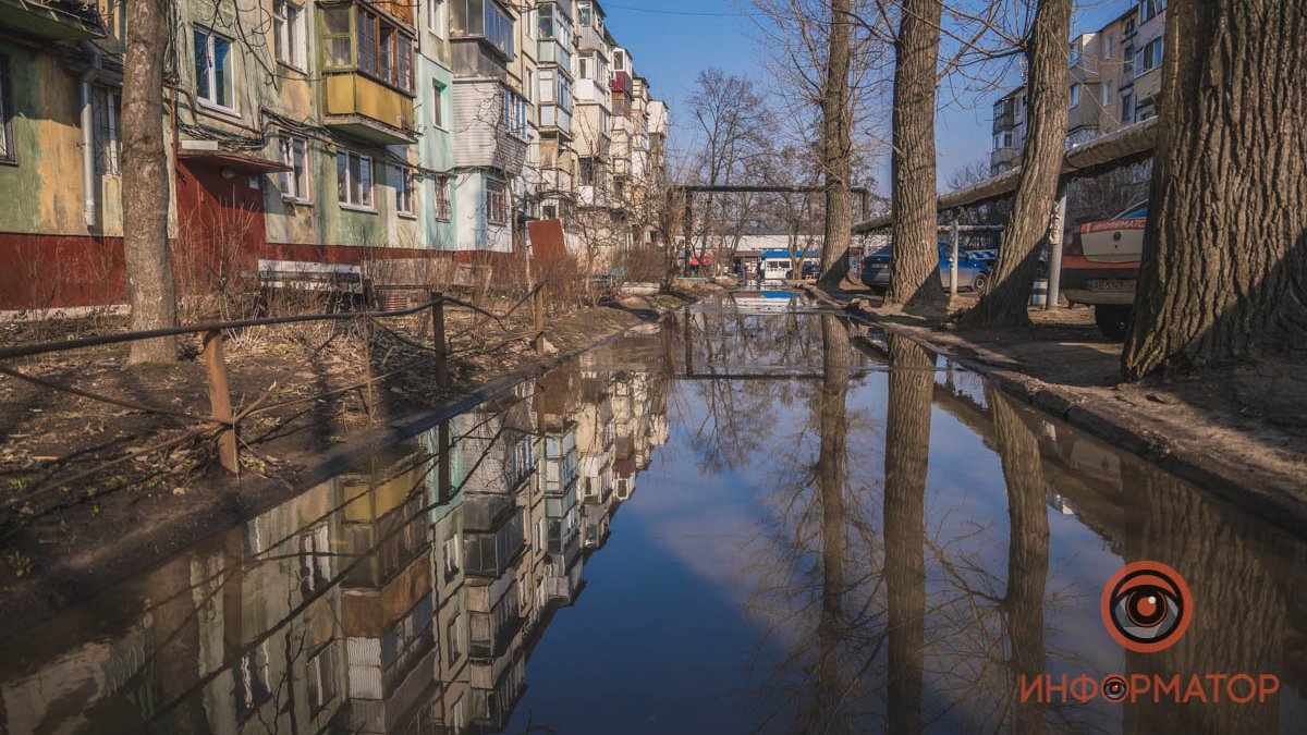 В Днепре дворы на проспекте Петра Калнышевского заливает канализационной водой