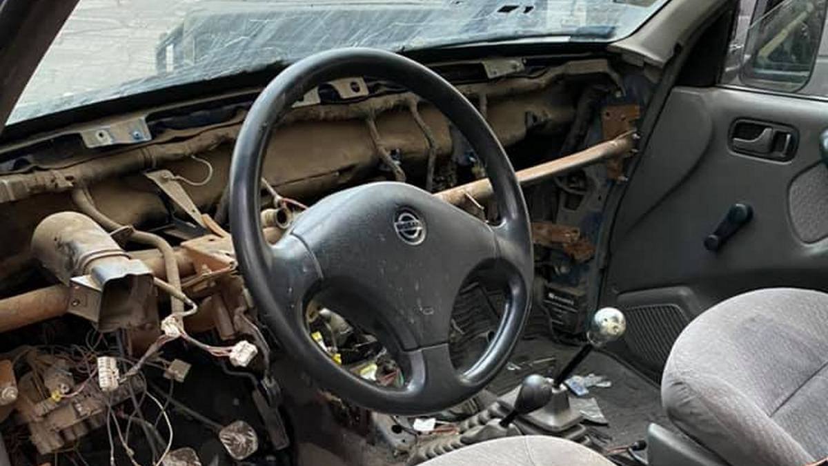 В Днепре возле музея АТО разбили автомобиль-подарок волонтеров