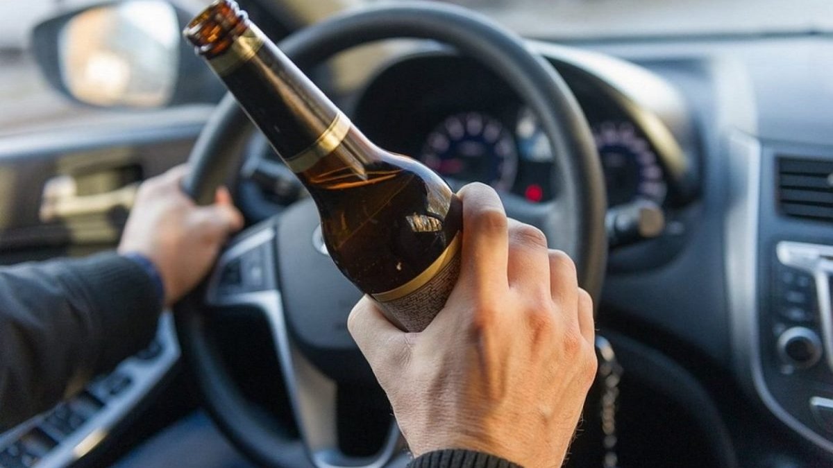 В Днепре 18-летний парень угнал отцовский Range Rover и катался пьяным по городу