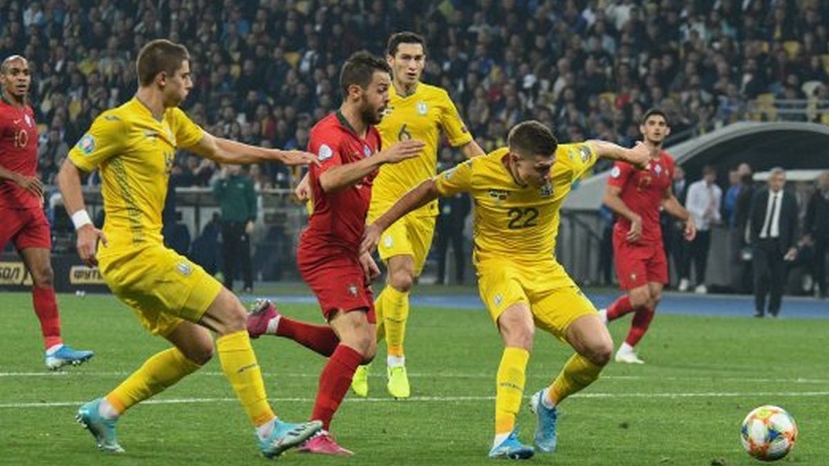 Матч сборной Украины может пройти без зрителей из-за коронавируса