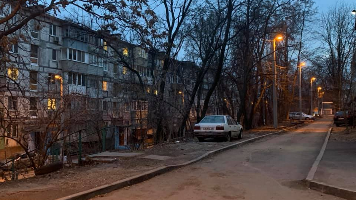 Ремонты дорог, подъездов и освещение улиц: в Днепре наводят порядок на проспекте Поля и улице Савченко