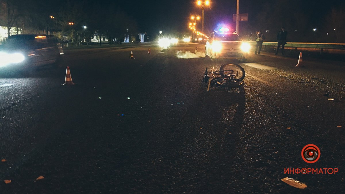 В Днепре на Слобожанском проспекте KIA насмерть сбил велосипедиста: полиция ищет свидетелей