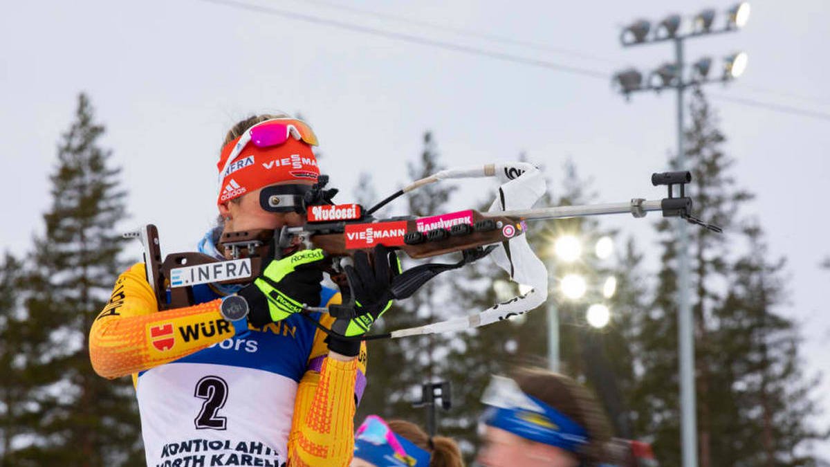 Украинские биатлонистки не смогли побороться за призовые места в последней спринтерской гонке сезона