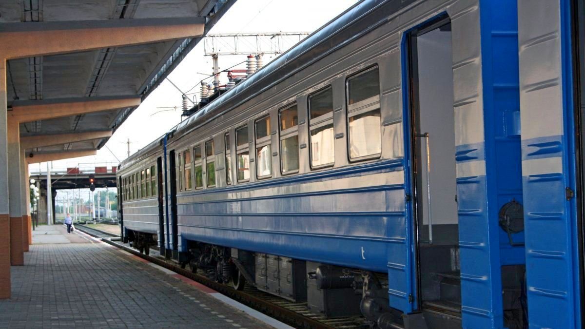 Из-за пандемии коронавируса в Украину закроют въезд на поездах и автобусах