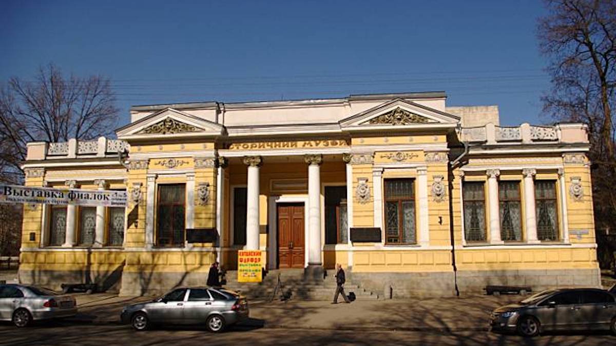 Как можно посетить Днепропетровский национальный и мировые музеи, не выходя из дома