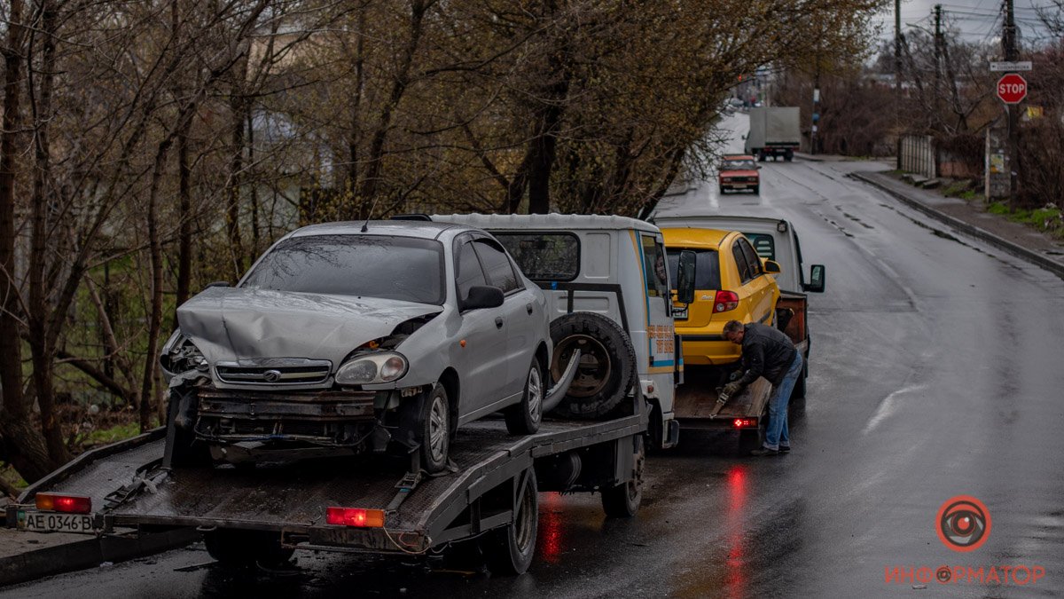 В Днепре на Отечественной столкнулись ЗАЗ и Hyundai: пострадал мужчина
