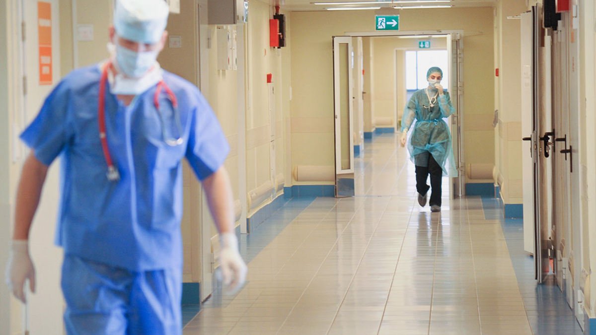 Актуальная ситуация с коронавирусом в Днепре: пациентов больницы №21 переводят в другие учреждения