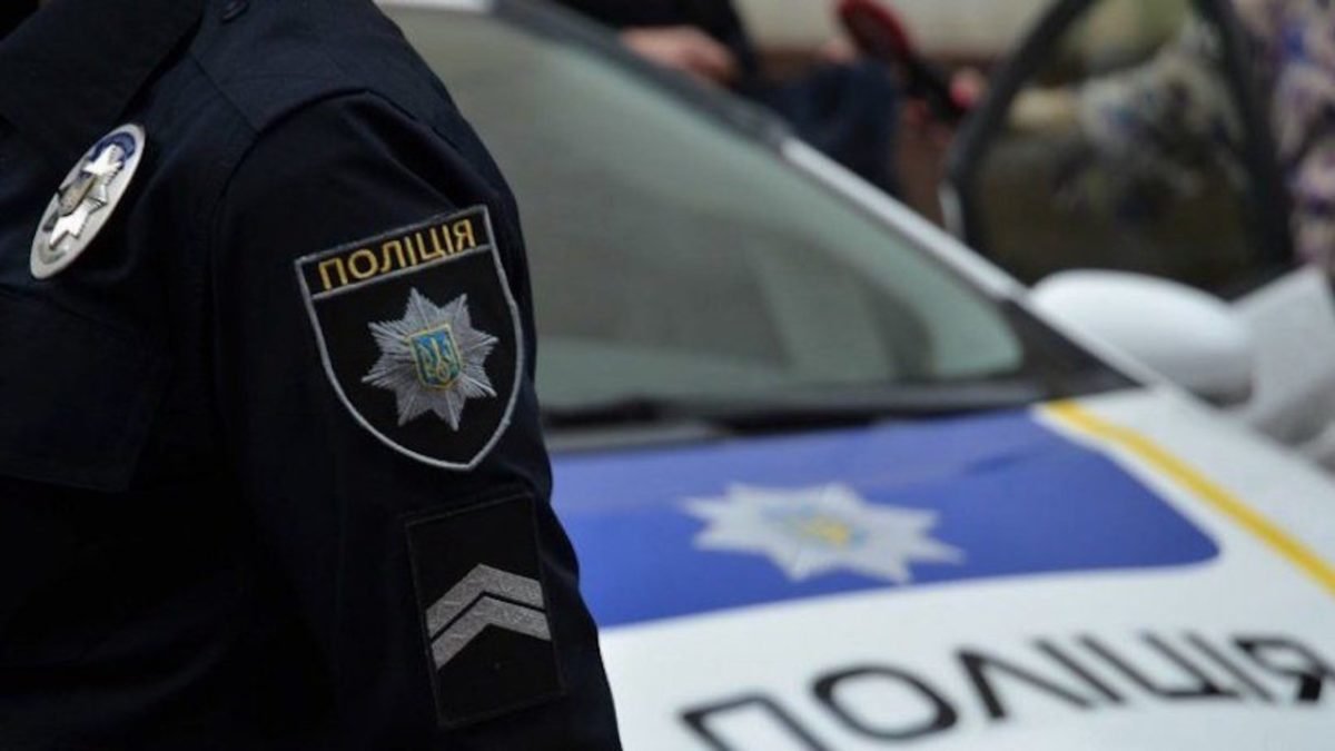 Пришлось применить слезоточивый газ: в Днепре на улице Моссаковского патрульные задержали "буйного" водителя